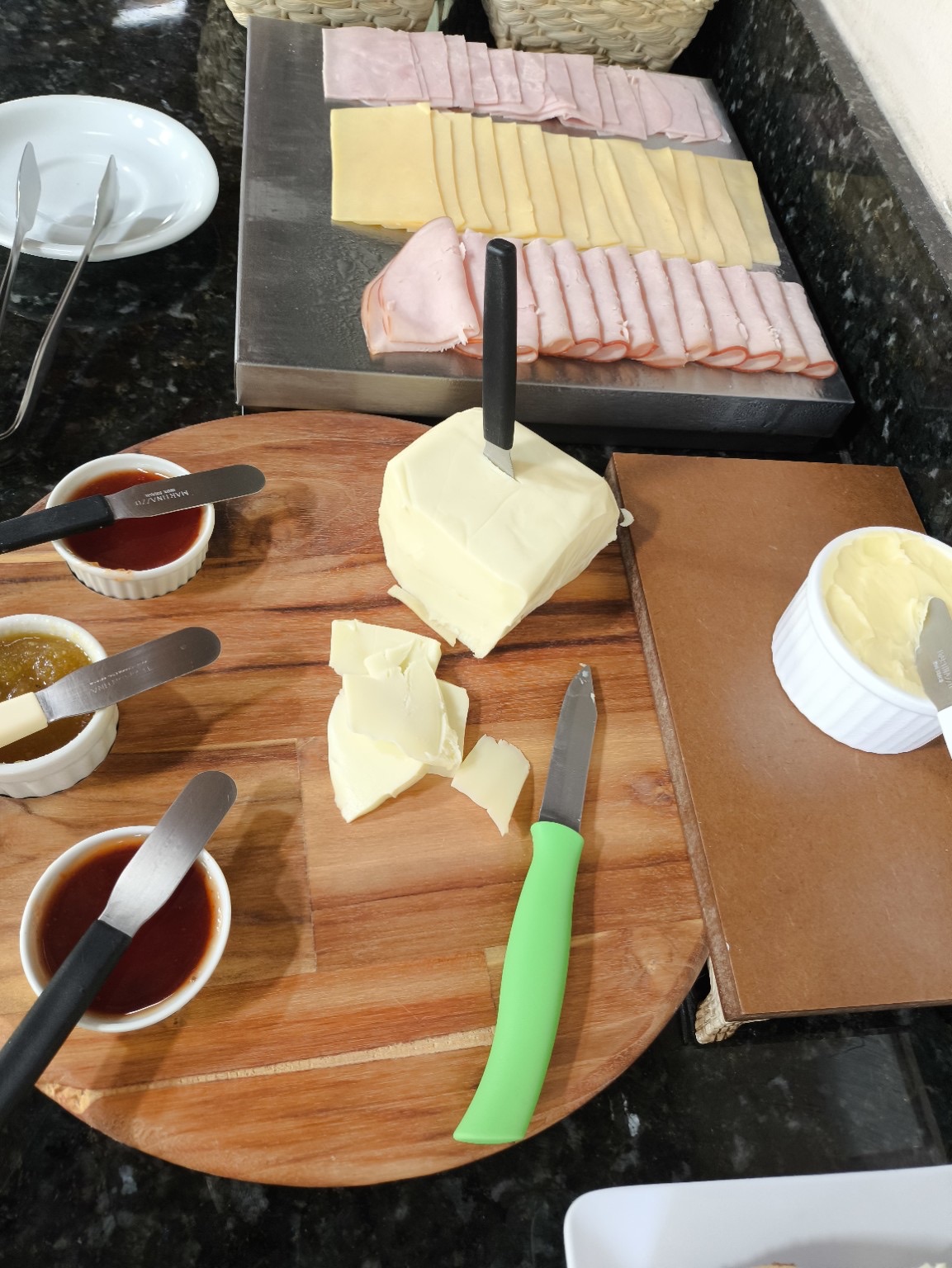 Queijo Canastra servido no café da manhã